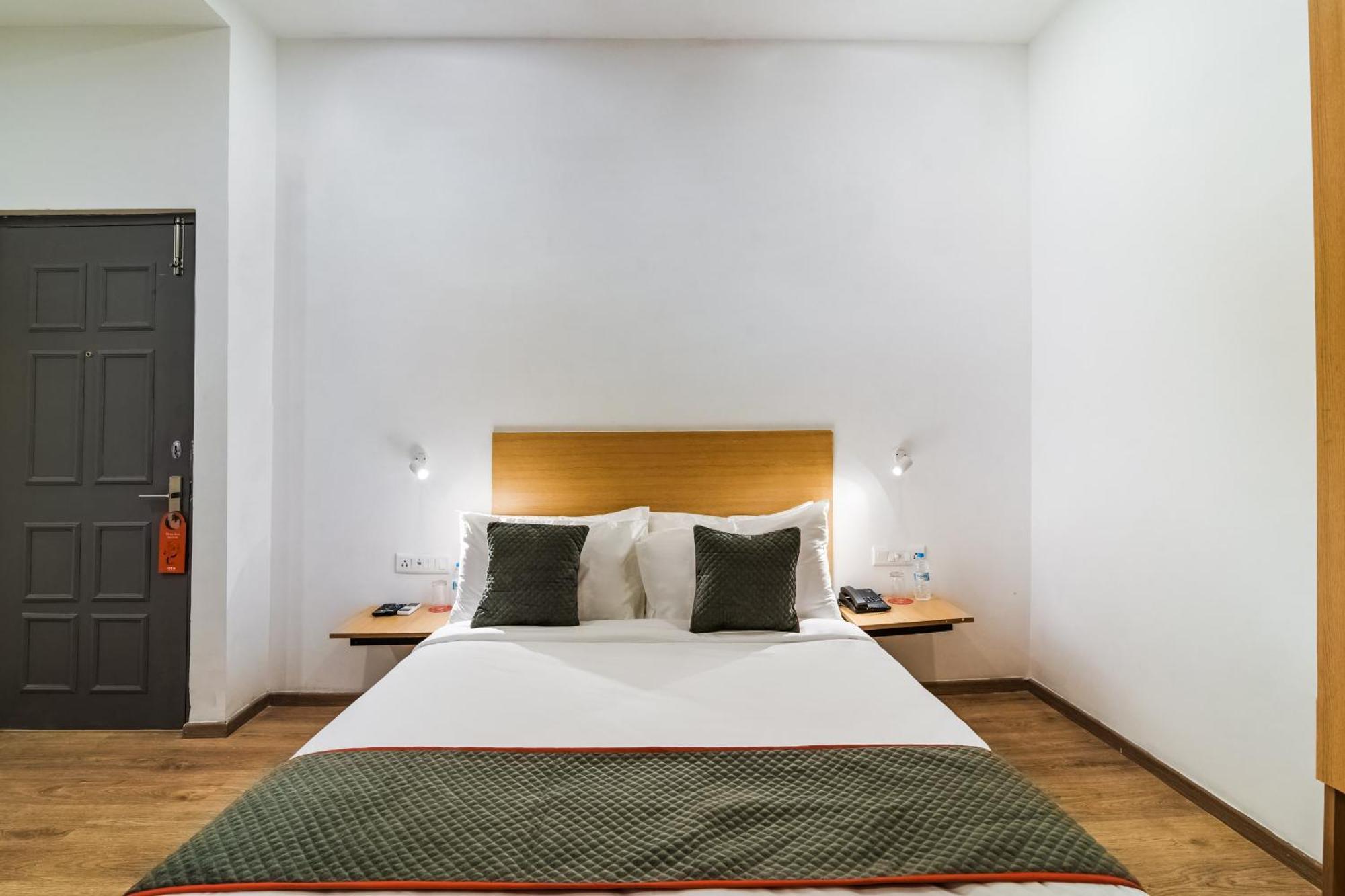 Super Townhouse Xotel Ченнаї Екстер'єр фото