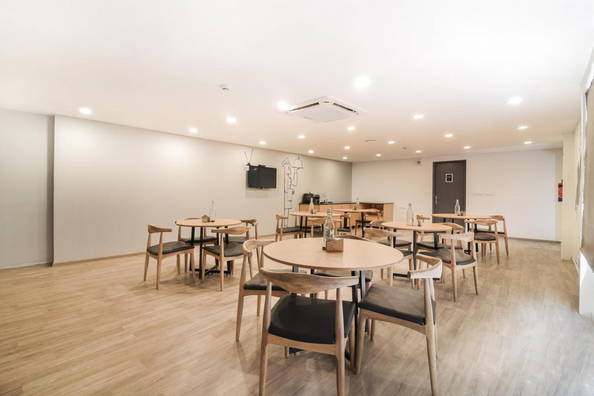 Super Townhouse Xotel Ченнаї Екстер'єр фото