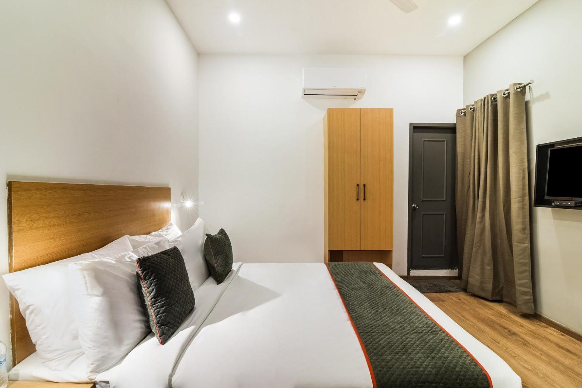Super Townhouse Xotel Ченнаї Екстер'єр фото