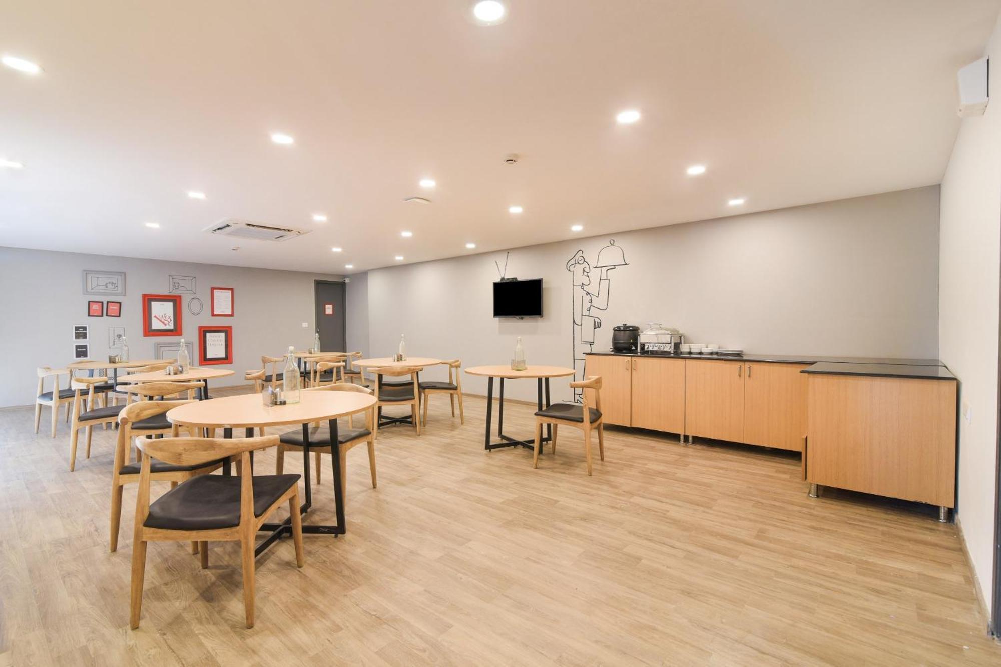 Super Townhouse Xotel Ченнаї Екстер'єр фото